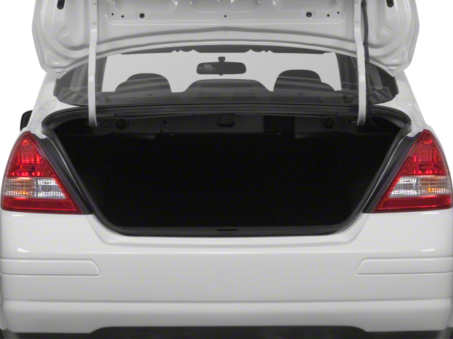 2010 Nissan Versa 1.8 S