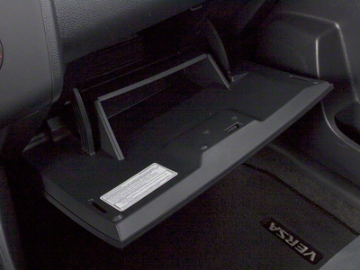 2010 Nissan Versa 1.8 S