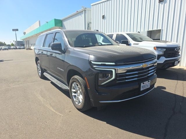 2025 Chevrolet Suburban LT