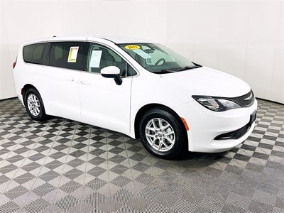 2022 Chrysler Voyager LX