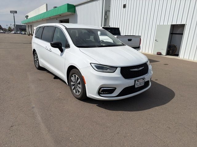 2024 Chrysler Pacifica Hybrid Select