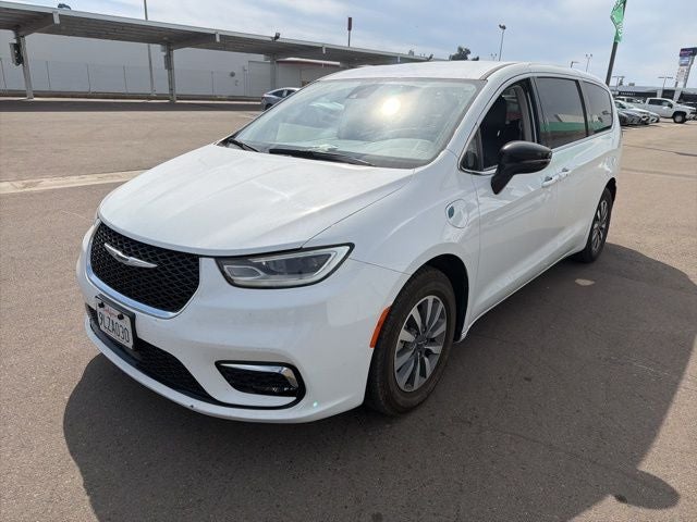 2024 Chrysler Pacifica Hybrid Select