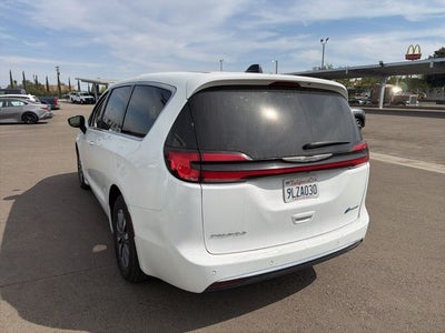 2024 Chrysler Pacifica Hybrid Select