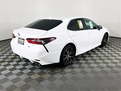 2022 Toyota Camry SE