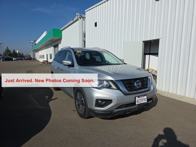 2019 Nissan Pathfinder SV