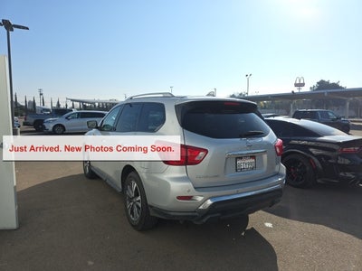 2019 Nissan Pathfinder SV