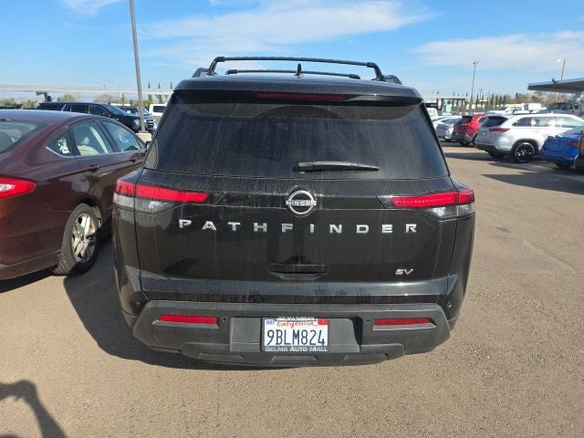 2022 Nissan Pathfinder SV