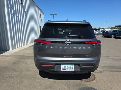2024 Nissan Pathfinder SV