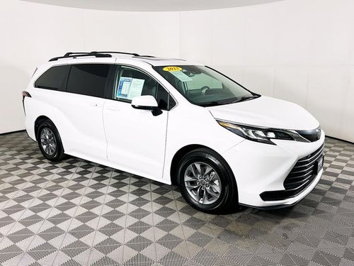 2023 Toyota Sienna LE 8 Passenger