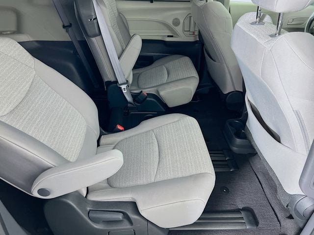 2023 Toyota Sienna LE 8 Passenger