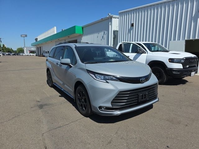 2026 Toyota Sienna Woodland Edition