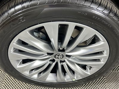 2026 Toyota Highlander Hybrid Platinum