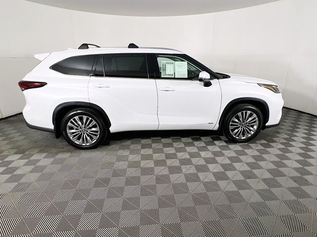 2026 Toyota Highlander Hybrid Platinum