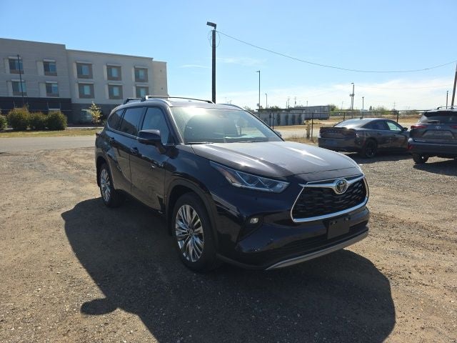 2026 Toyota Highlander Hybrid Platinum