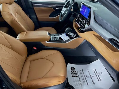 2026 Toyota Highlander Hybrid Platinum