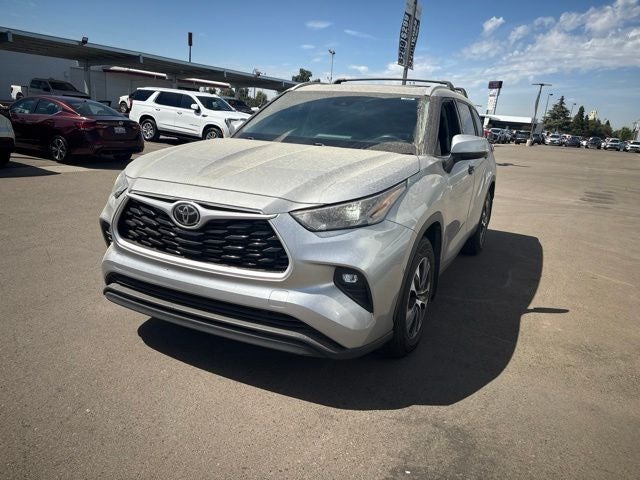 2022 Toyota Highlander XLE FWD photo