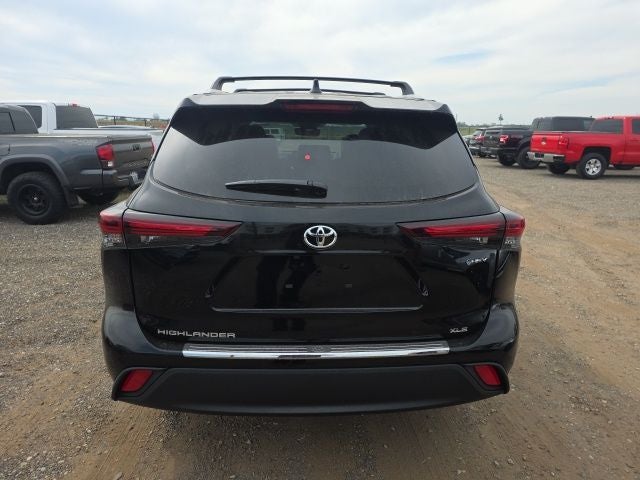 2026 Toyota Highlander Hybrid XLE