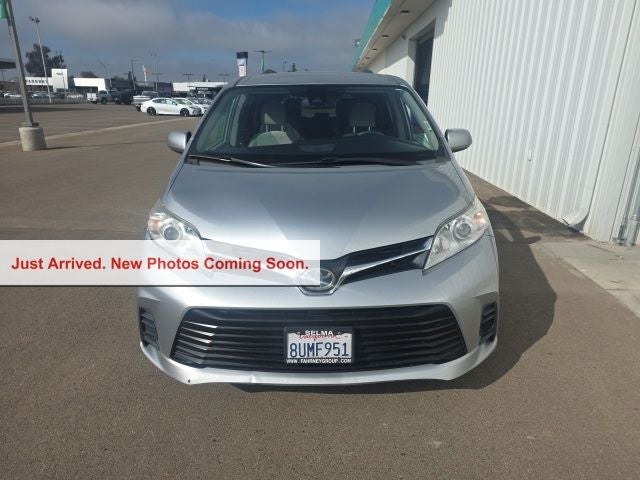 2019 Toyota Sienna LE 8 Passenger