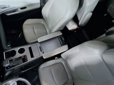2025 Toyota Sienna XLE 8 Passenger