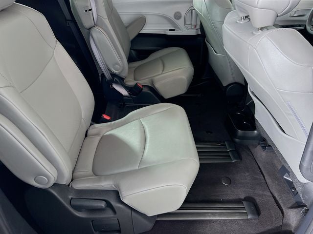 2025 Toyota Sienna XLE 8 Passenger