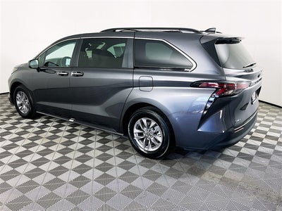 2025 Toyota Sienna XLE 8 Passenger