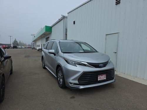 2024 Toyota Sienna XLE