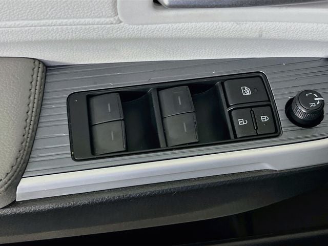 2026 Toyota Sienna XLE 8 Passenger