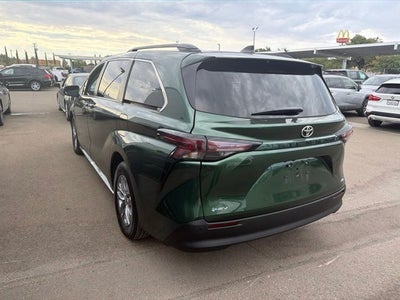 2026 Toyota Sienna XLE 8 Passenger