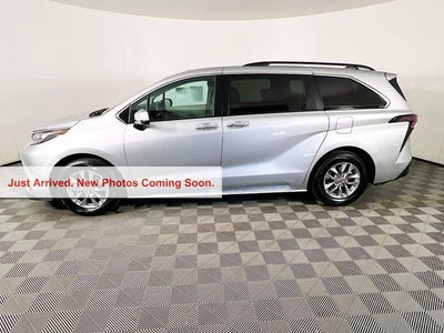 2024 Toyota Sienna XLE 8 Passenger