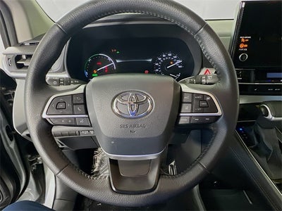 2025 Toyota Sienna XLE 8 Passenger