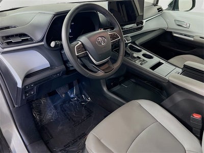 2025 Toyota Sienna XLE 8 Passenger