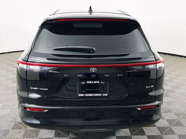 2025 Toyota Crown Signia XLE