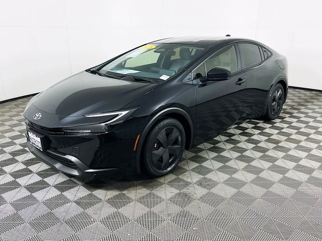 2025 Toyota Prius LE