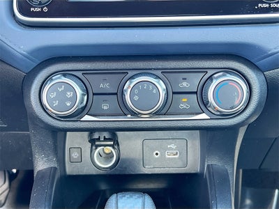 2023 Nissan Versa 1.6 SV