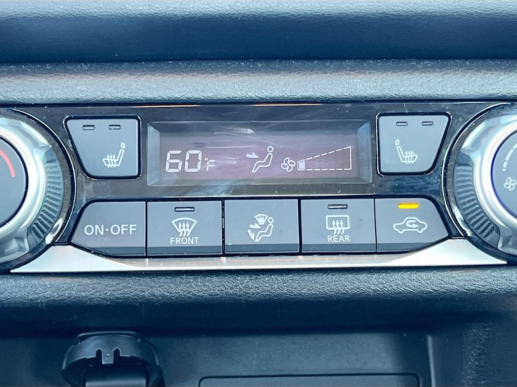 2024 Nissan Versa 1.6 SR