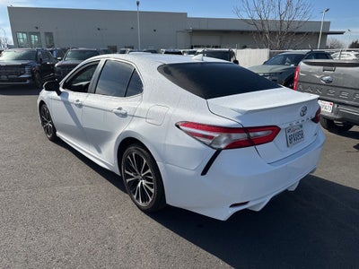 2020 Toyota Camry SE