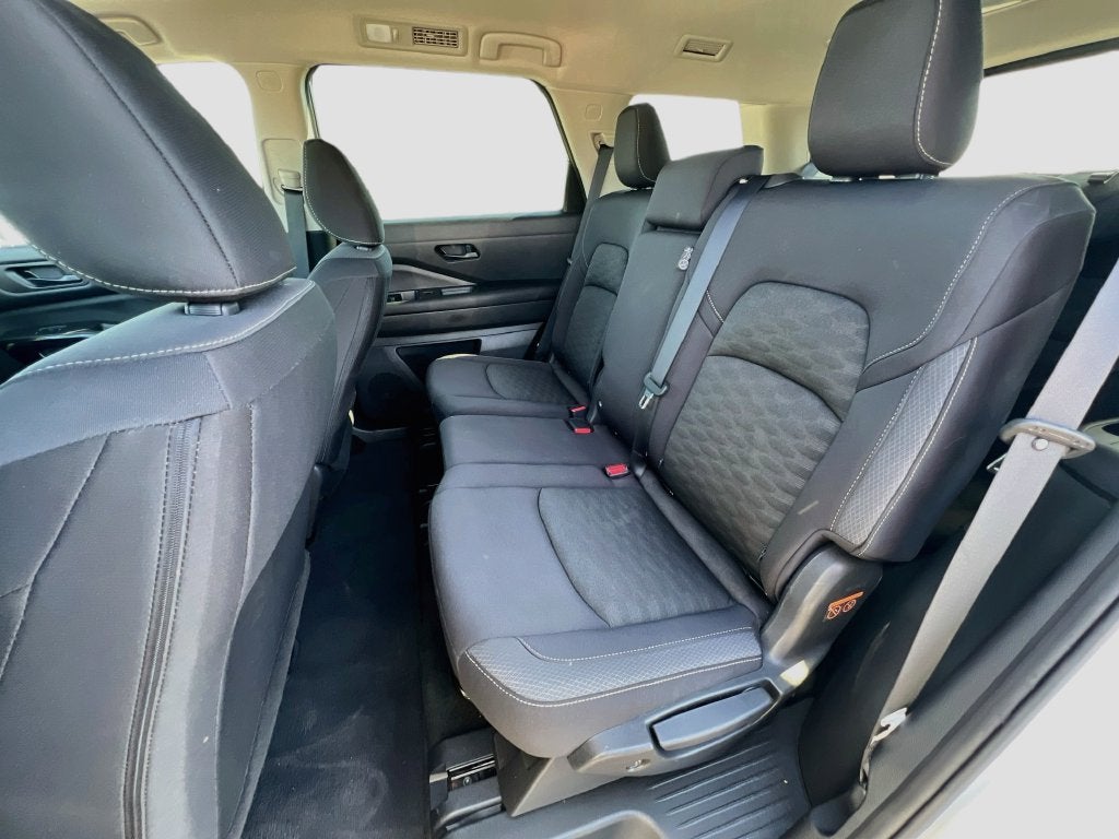 2023 Nissan Pathfinder S