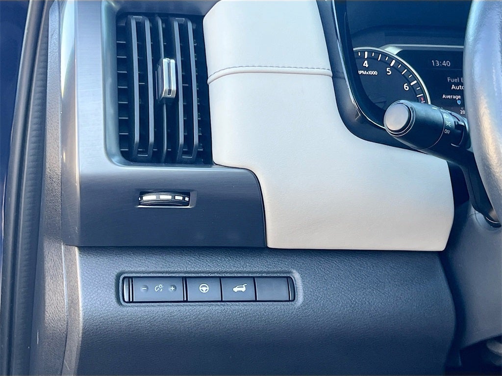 2022 Nissan Pathfinder SL