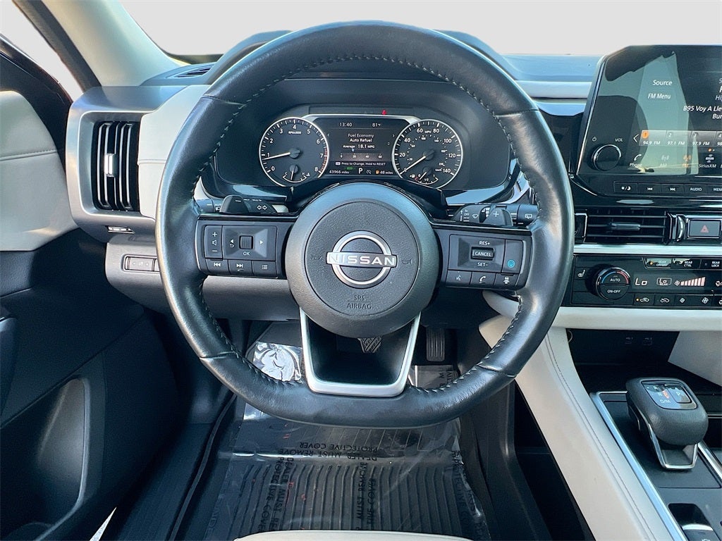 2022 Nissan Pathfinder SL