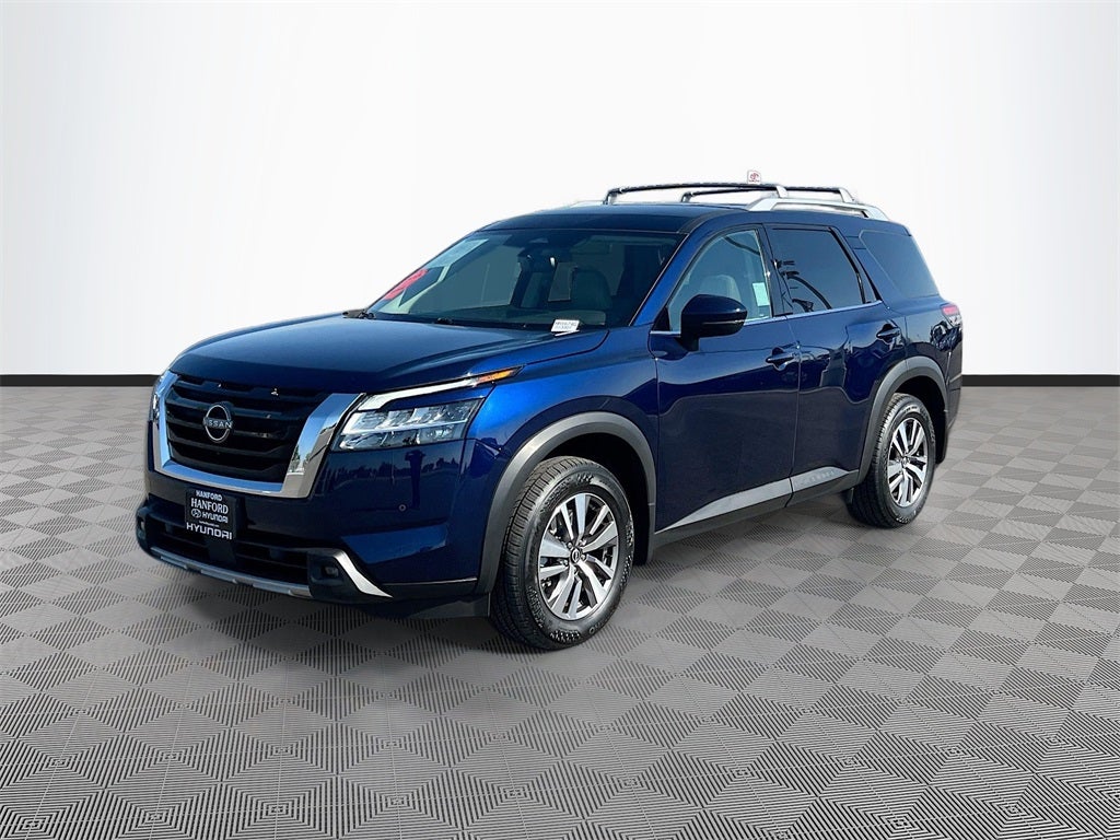 2022 Nissan Pathfinder SL