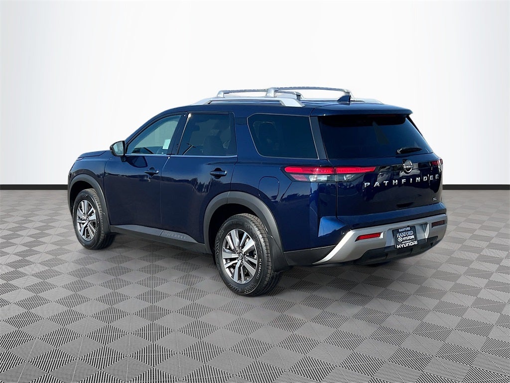 2022 Nissan Pathfinder SL