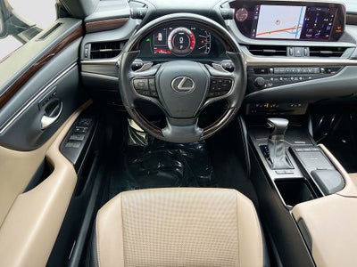 2019 Lexus ES 300h