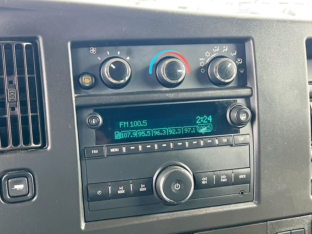 2022 GMC Savana 3500 LT