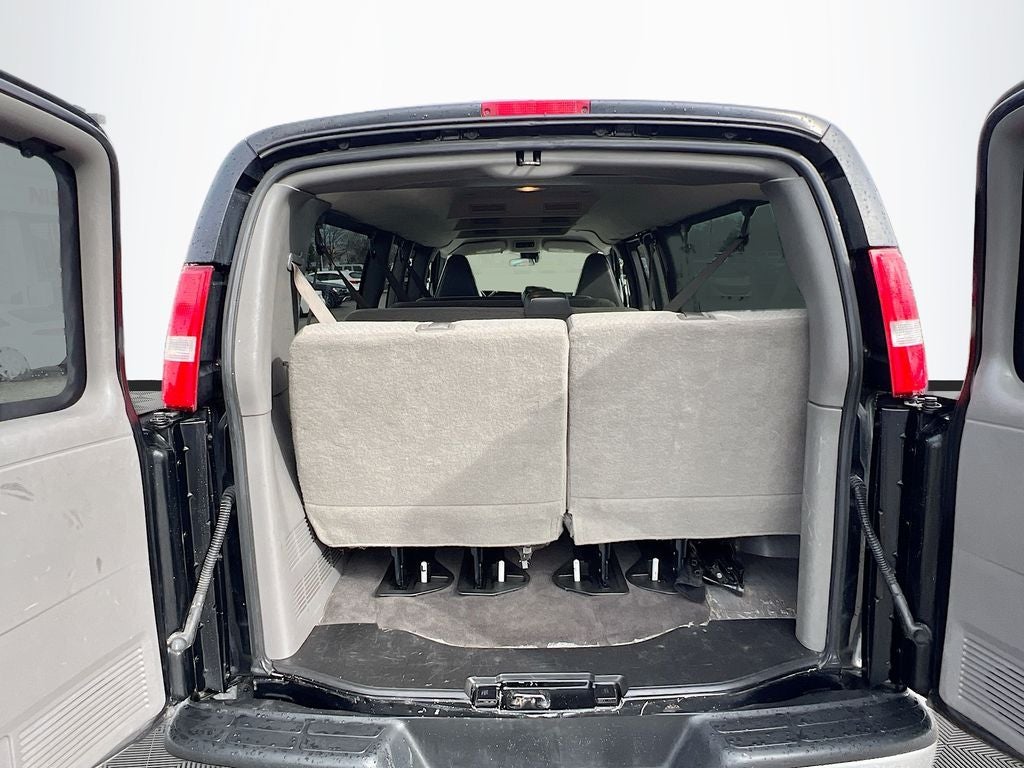 2022 GMC Savana 3500 LT