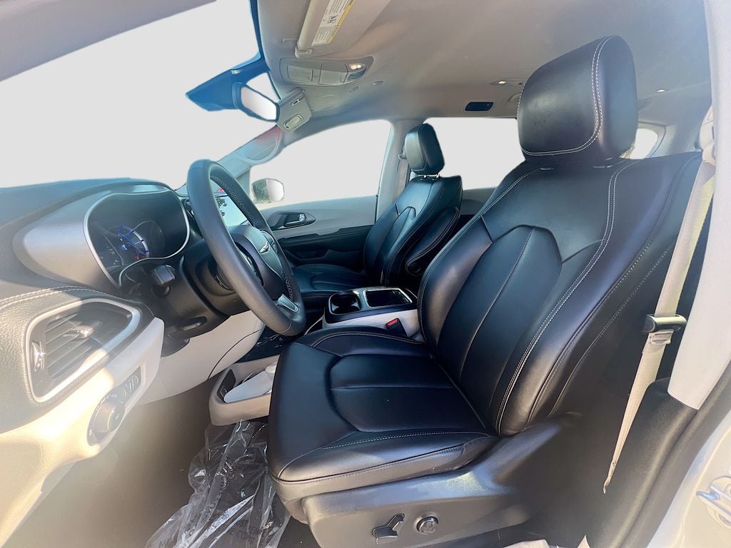2024 Chrysler Pacifica Hybrid Select