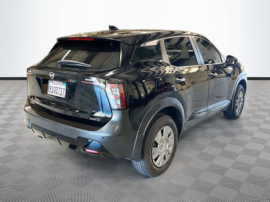 2025 Nissan Kicks S