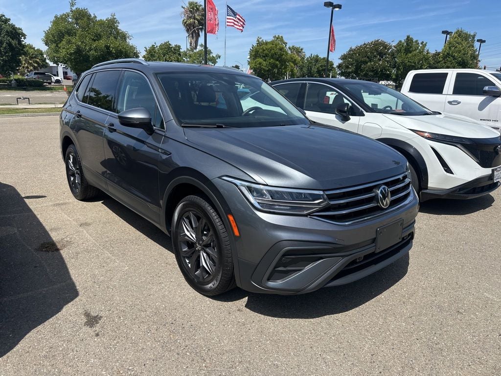 2022 Volkswagen Tiguan 2.0T SE's photo