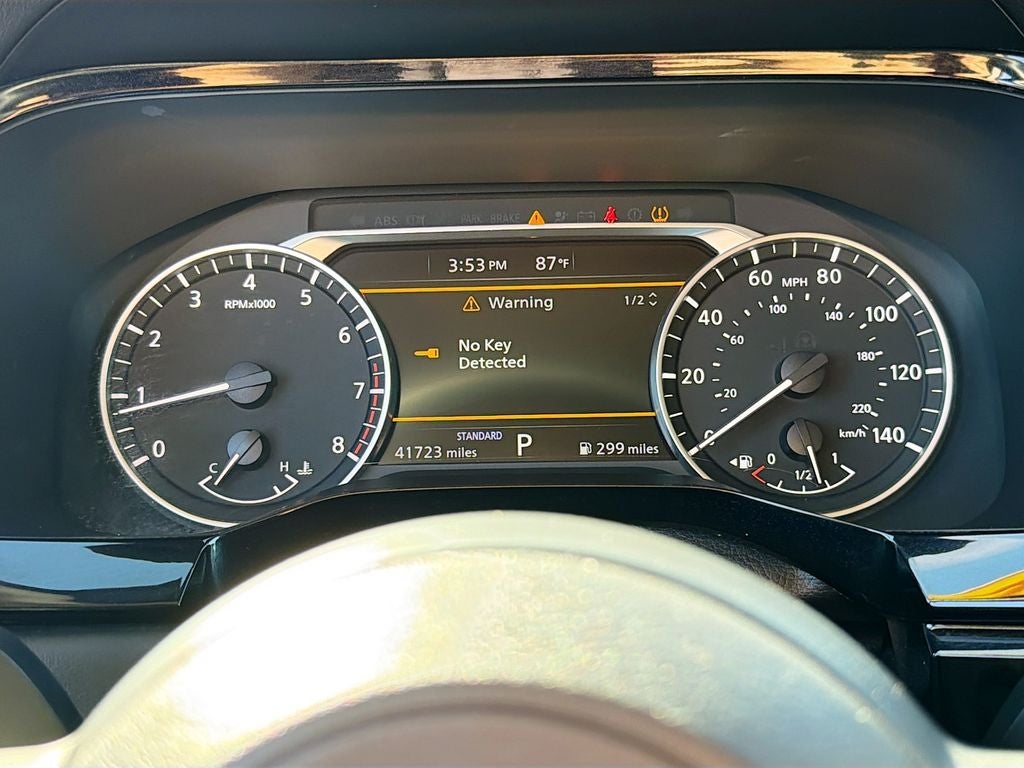 2025 Nissan Pathfinder SV