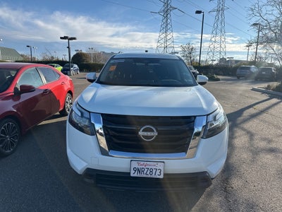 2024 Nissan Pathfinder SV