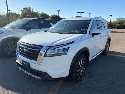 2023 Nissan Pathfinder Platinum